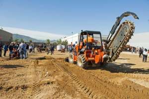 Ditch witch international 2015 large